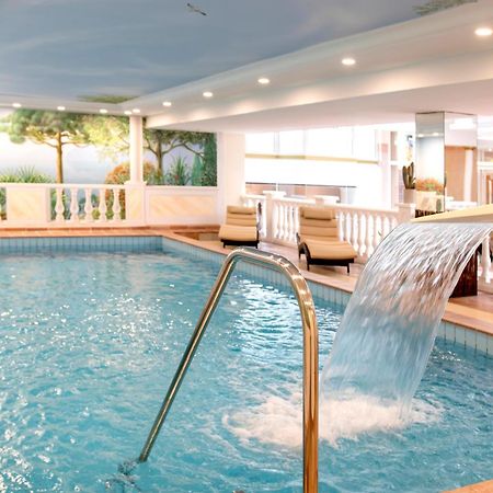 Golf- Und Wellnesshotel Amtsheide 바트베벤슨 외부 사진