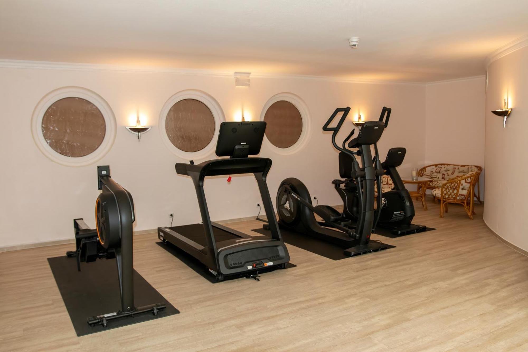 Golf- Und Wellnesshotel Amtsheide 바트베벤슨 외부 사진