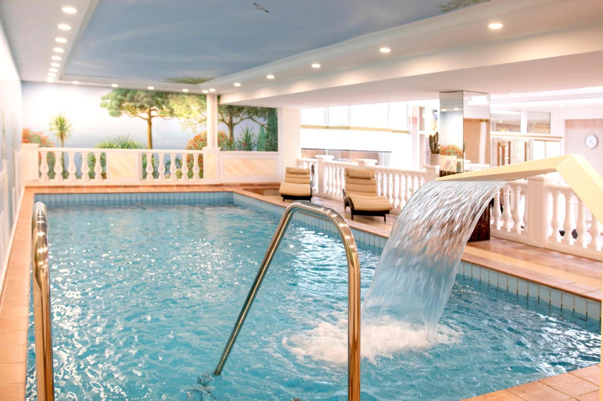 Golf- Und Wellnesshotel Amtsheide 바트베벤슨 외부 사진